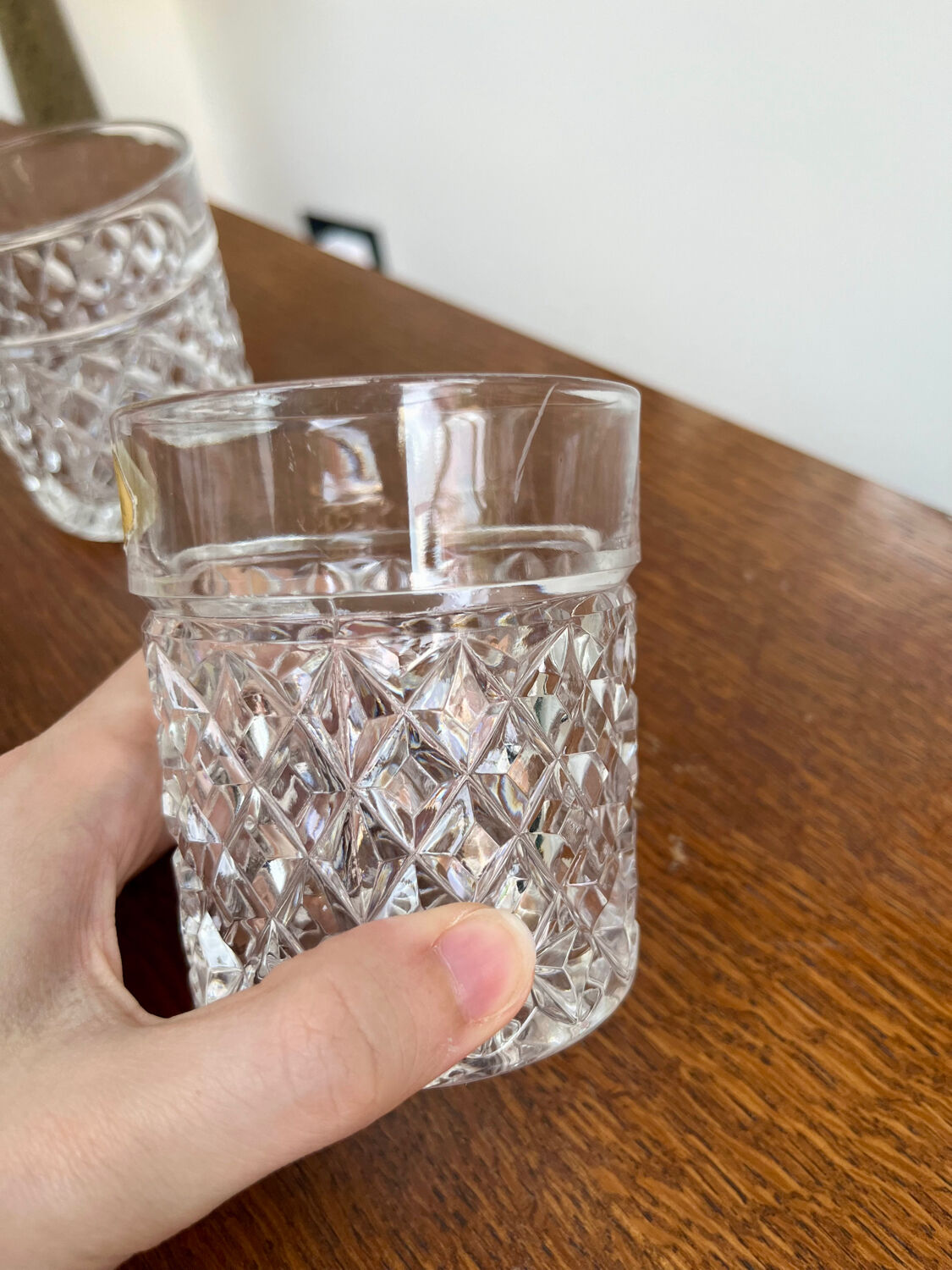 Set of 4 pressed crystal glasses – diamond pattern