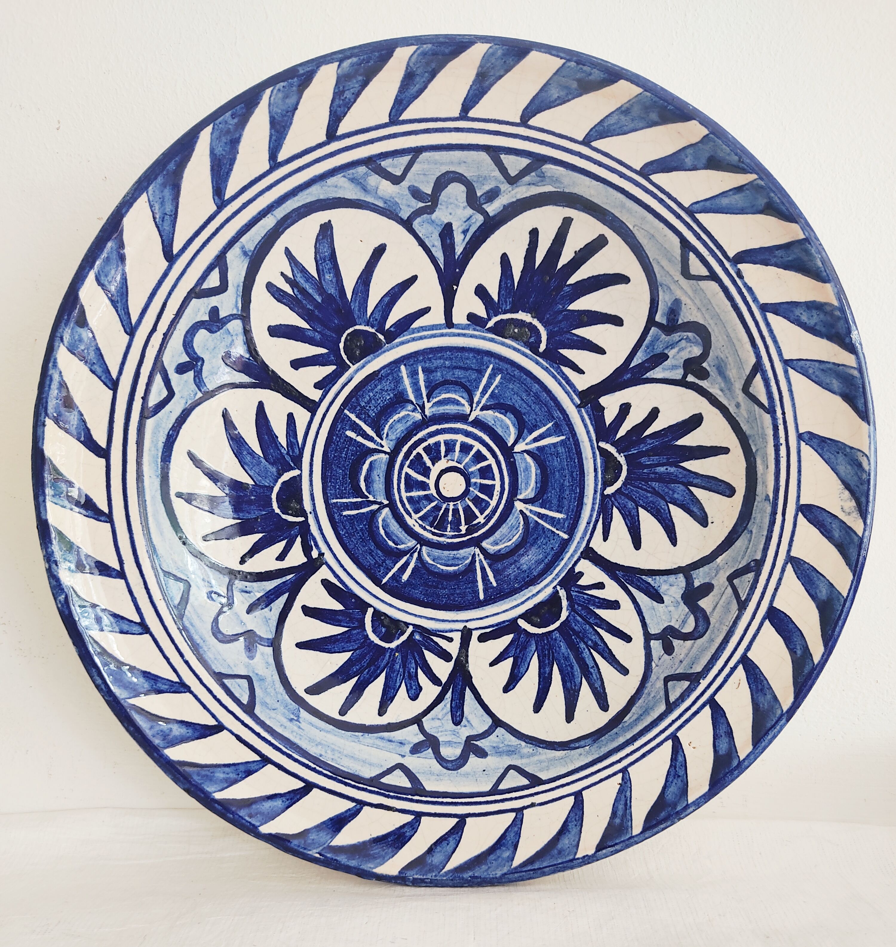 Decorative plate blue and white décor