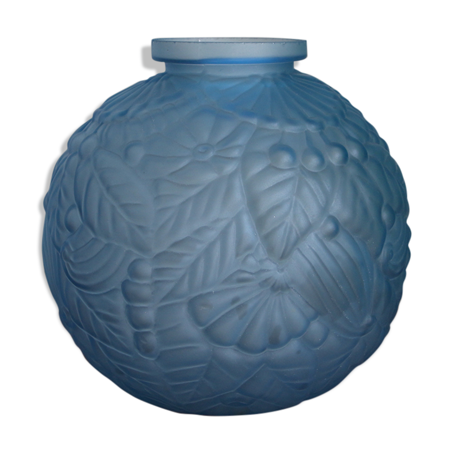 Vase ball art deco in blue glass