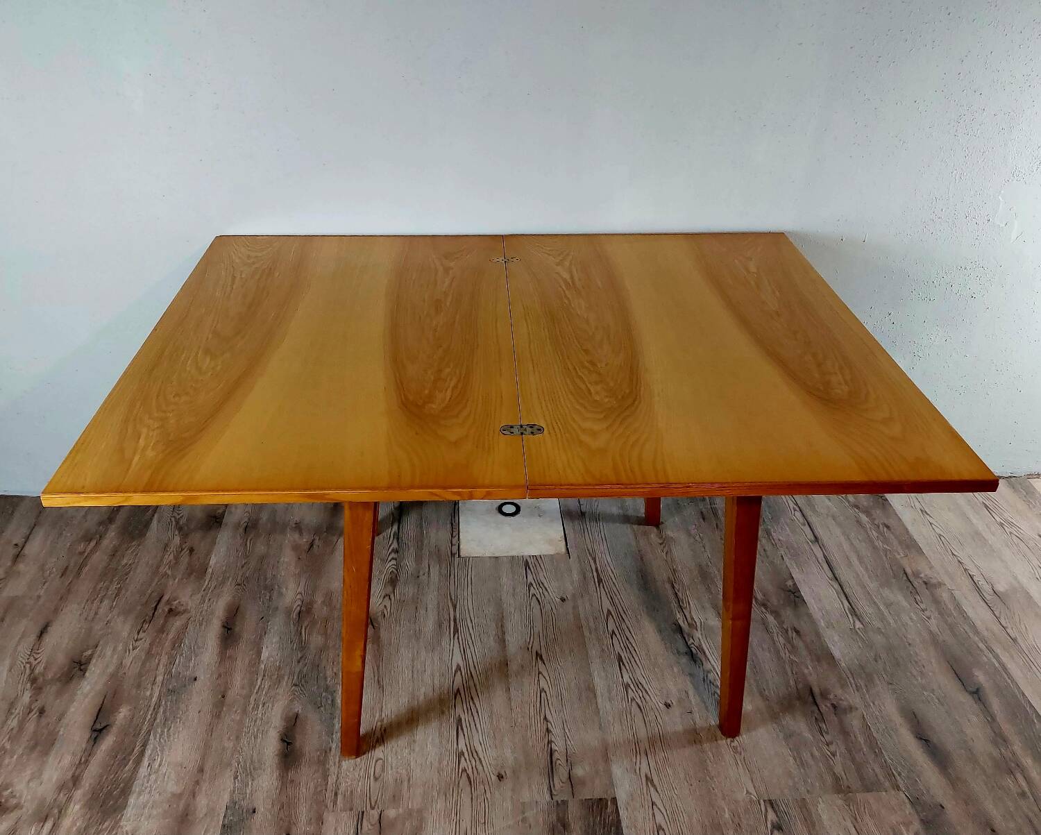 Table extensible en ronce de noyer, Vintage Tchèque 1960s