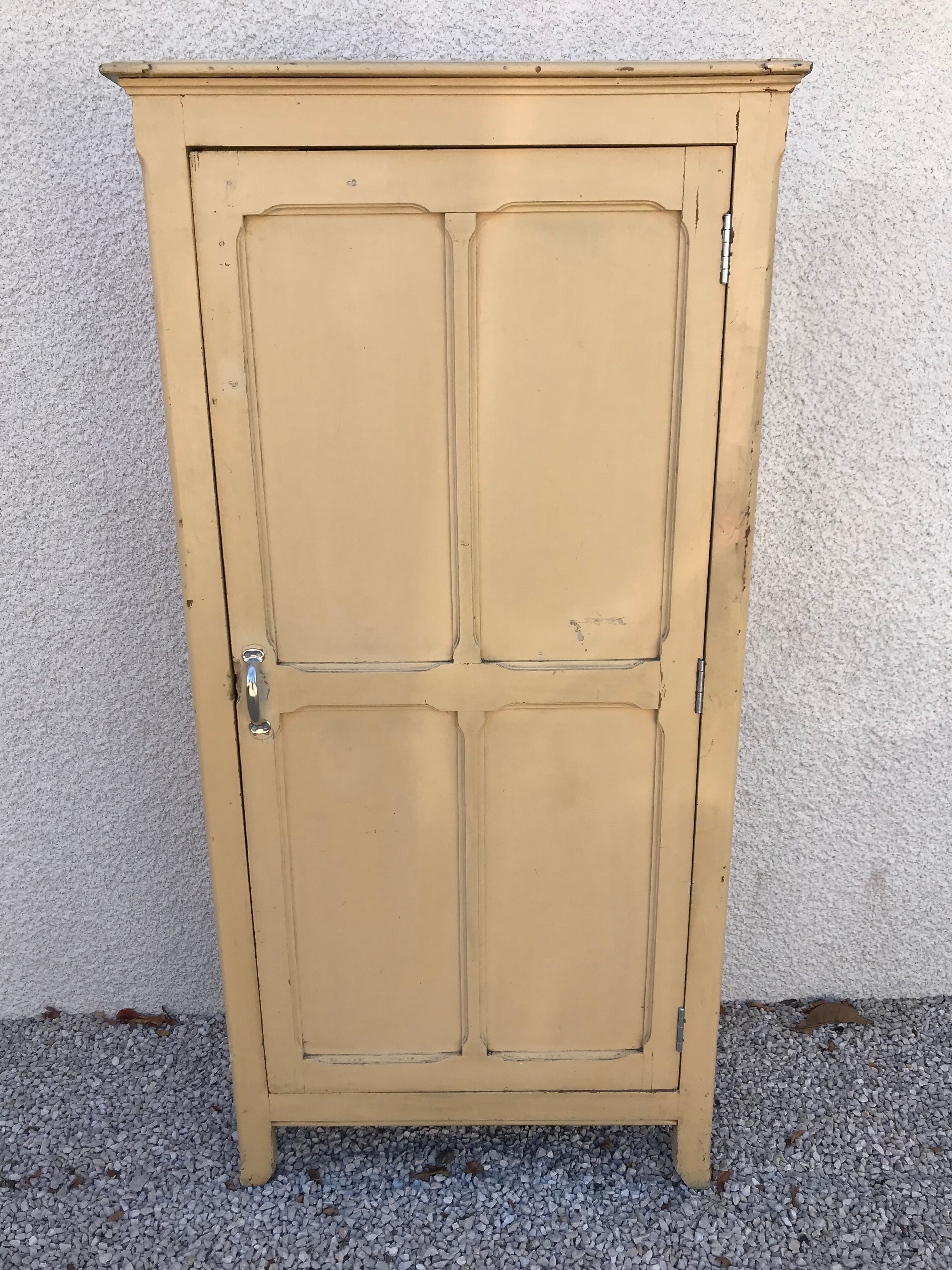 Yellow Parisian wardrobe