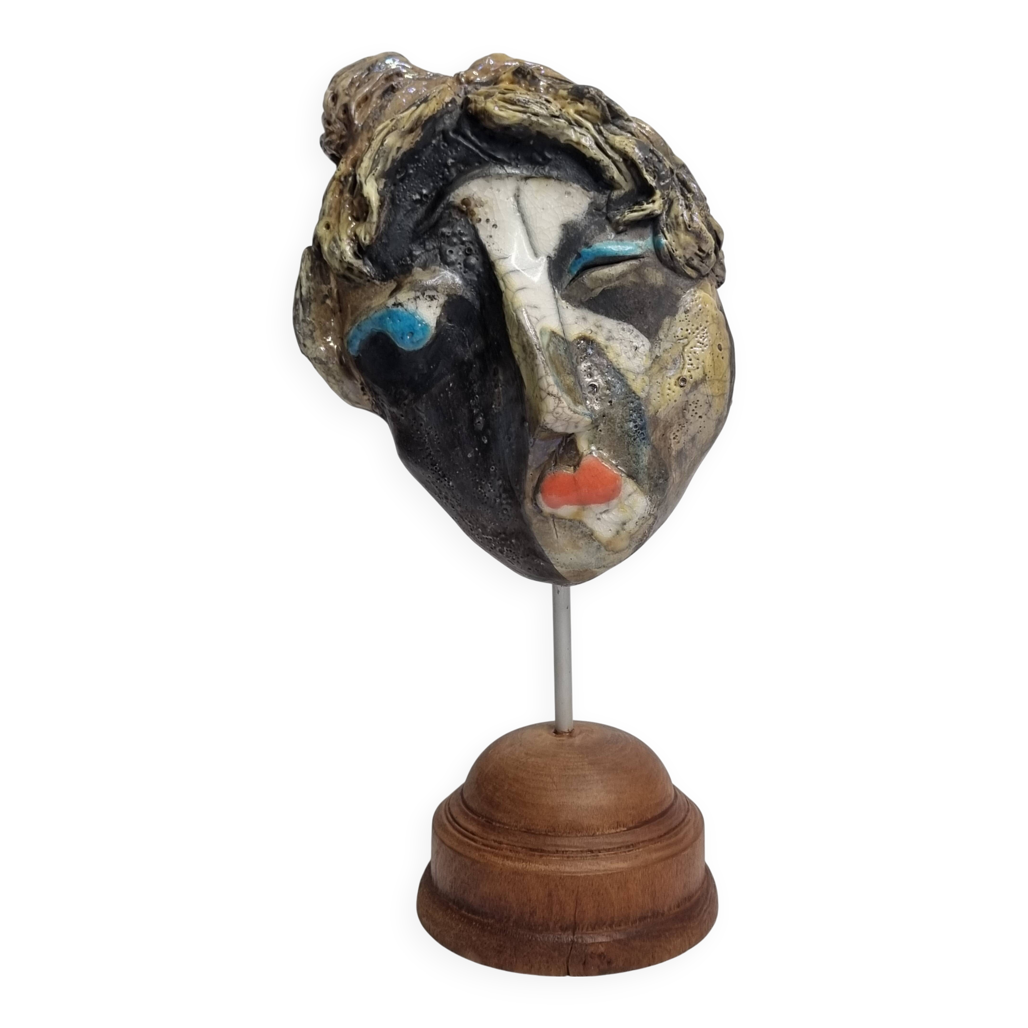 Signed raku ceramic mask, on wooden base – Expressive sculpture 28 cm