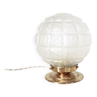 Table lamp with glass check pattern