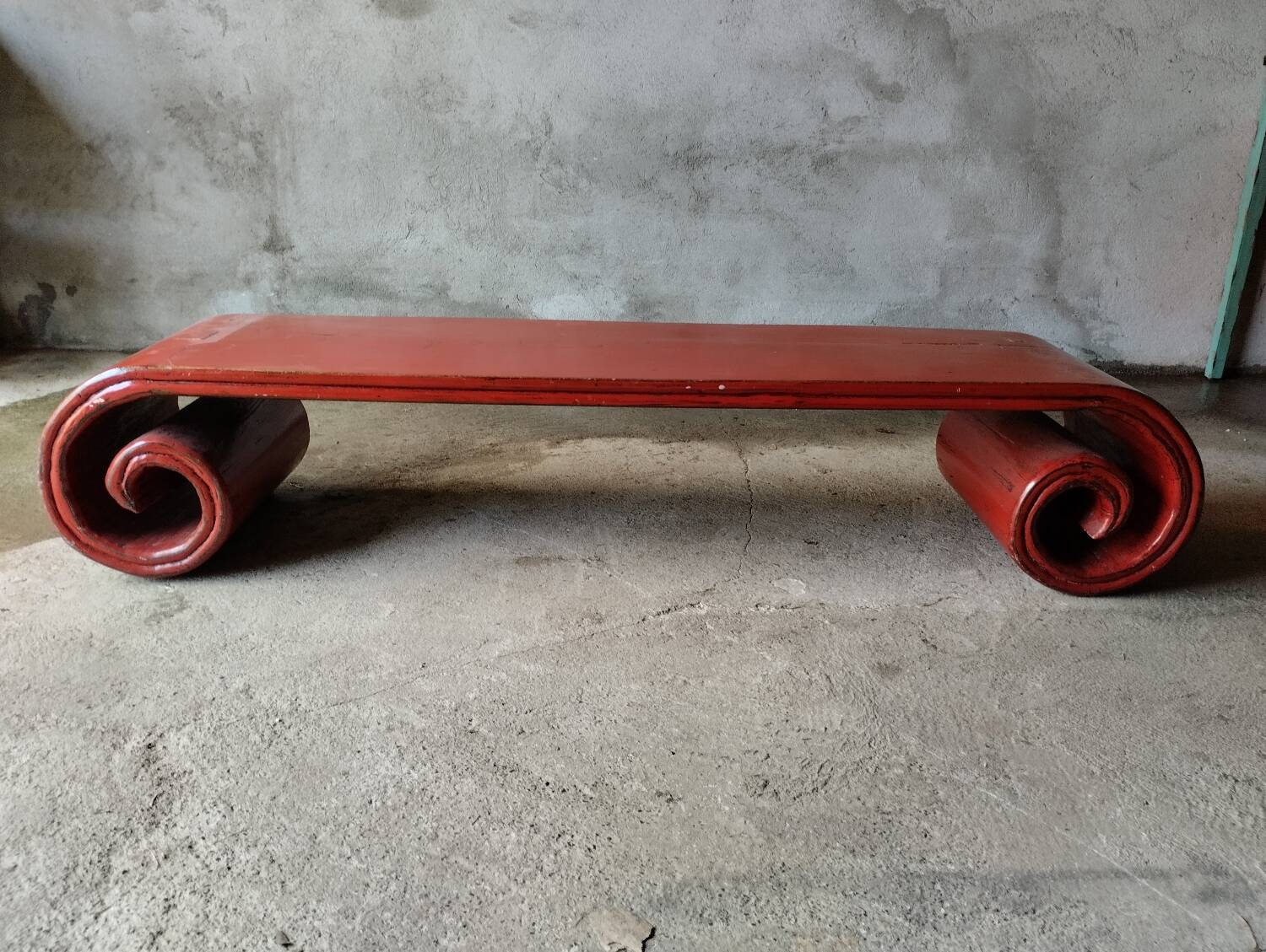 Table basse traditionnelle asiatique ancienne