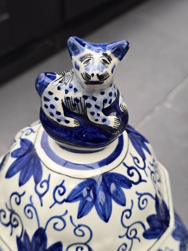 Vase pot couvert Delft manufacture néerlandaise, début XXème
