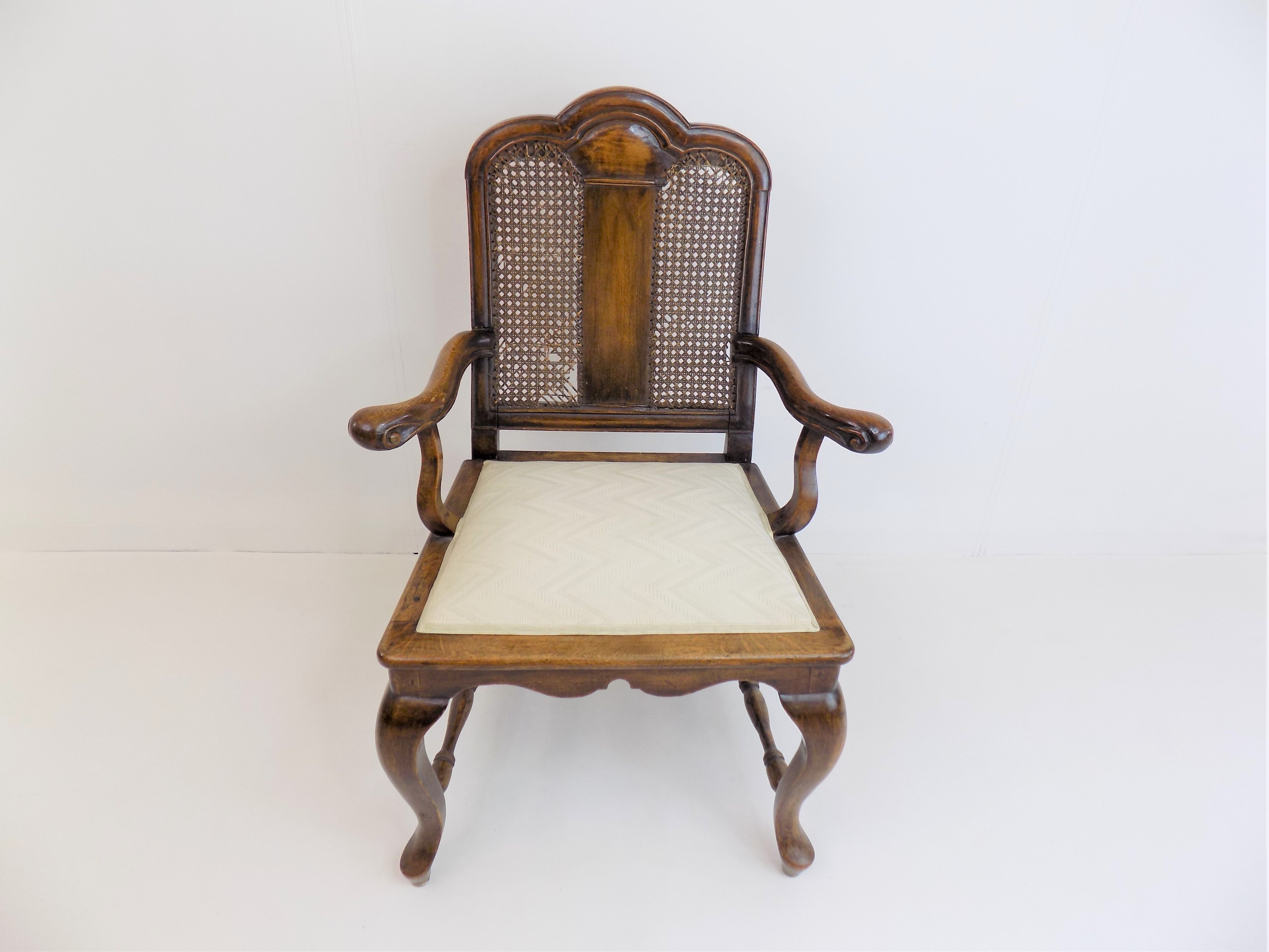 Chaise en bois néobaroque avec vannerie viennoise