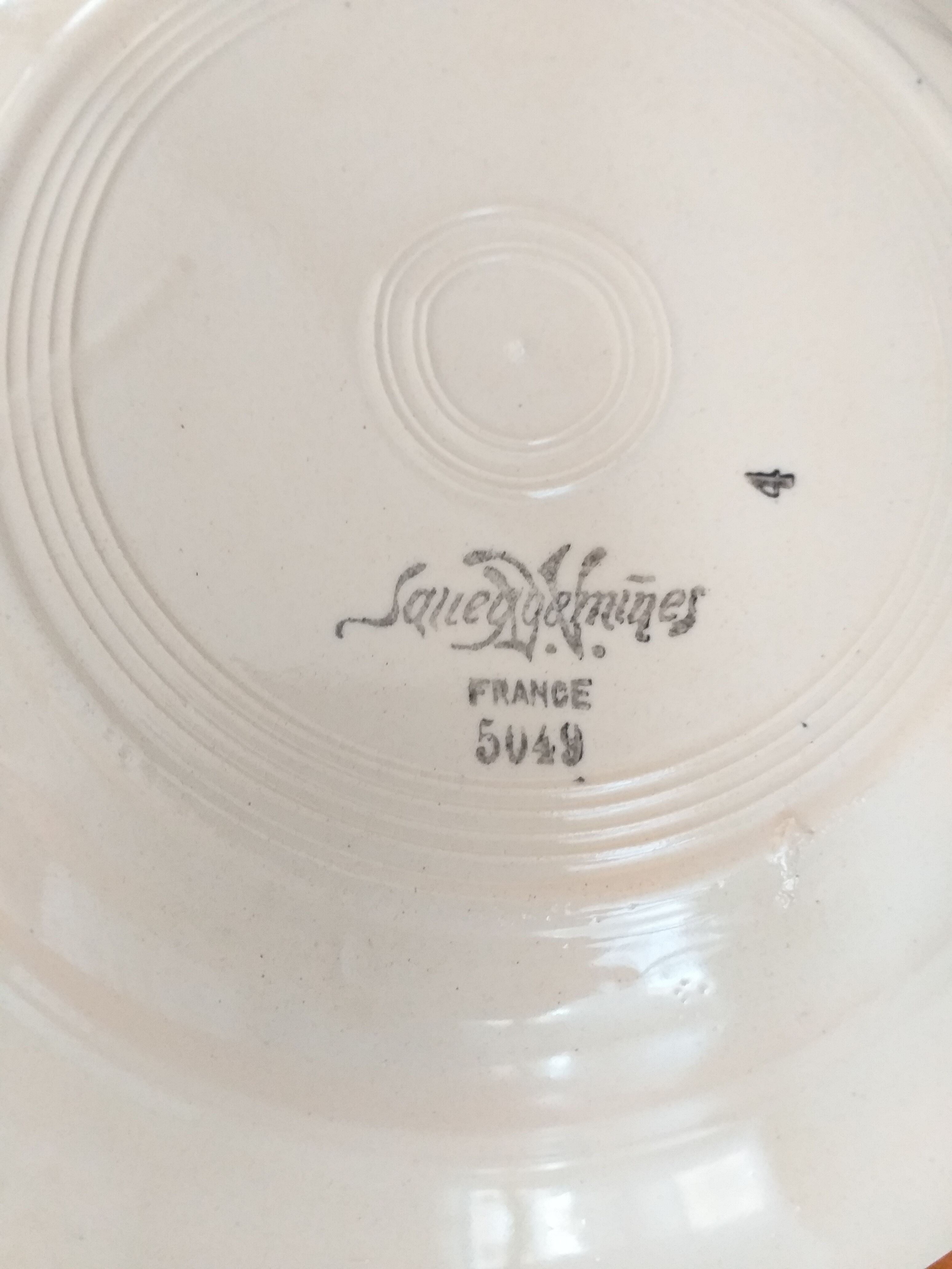 Hollow plates in Sarreguemines porcelain model 5049
