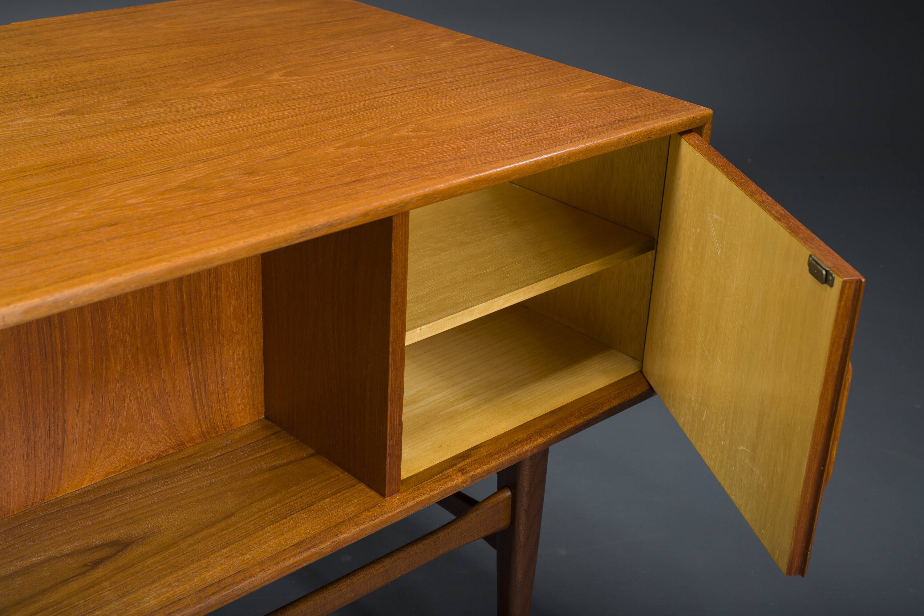 Bureau modèle Rt200 par Heinrich Riestenpatt années 1960