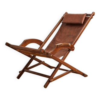 Vintage wooden deckchair