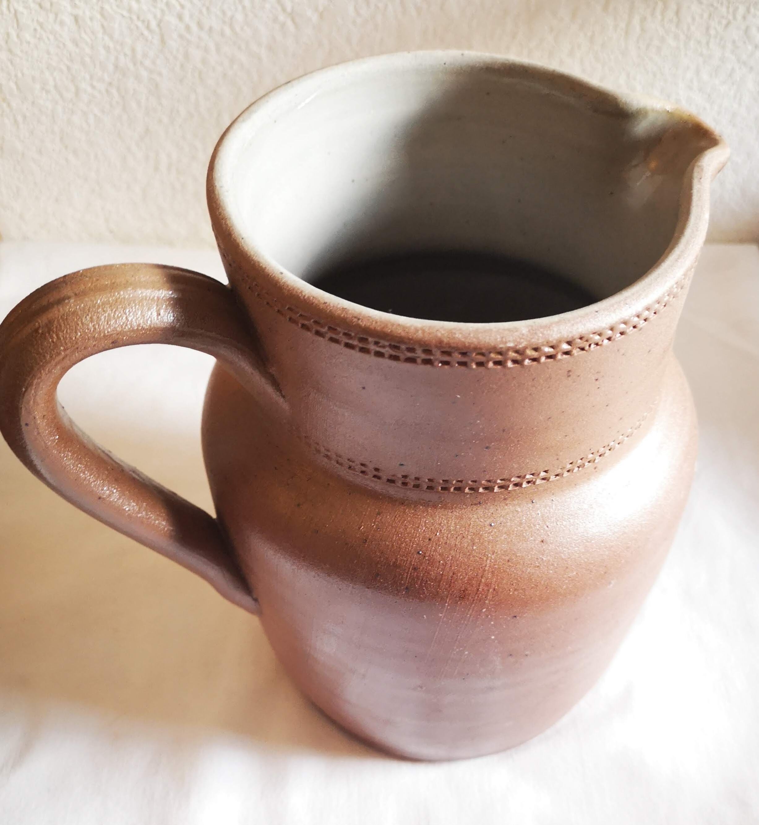 2 litre sandstone pitcher