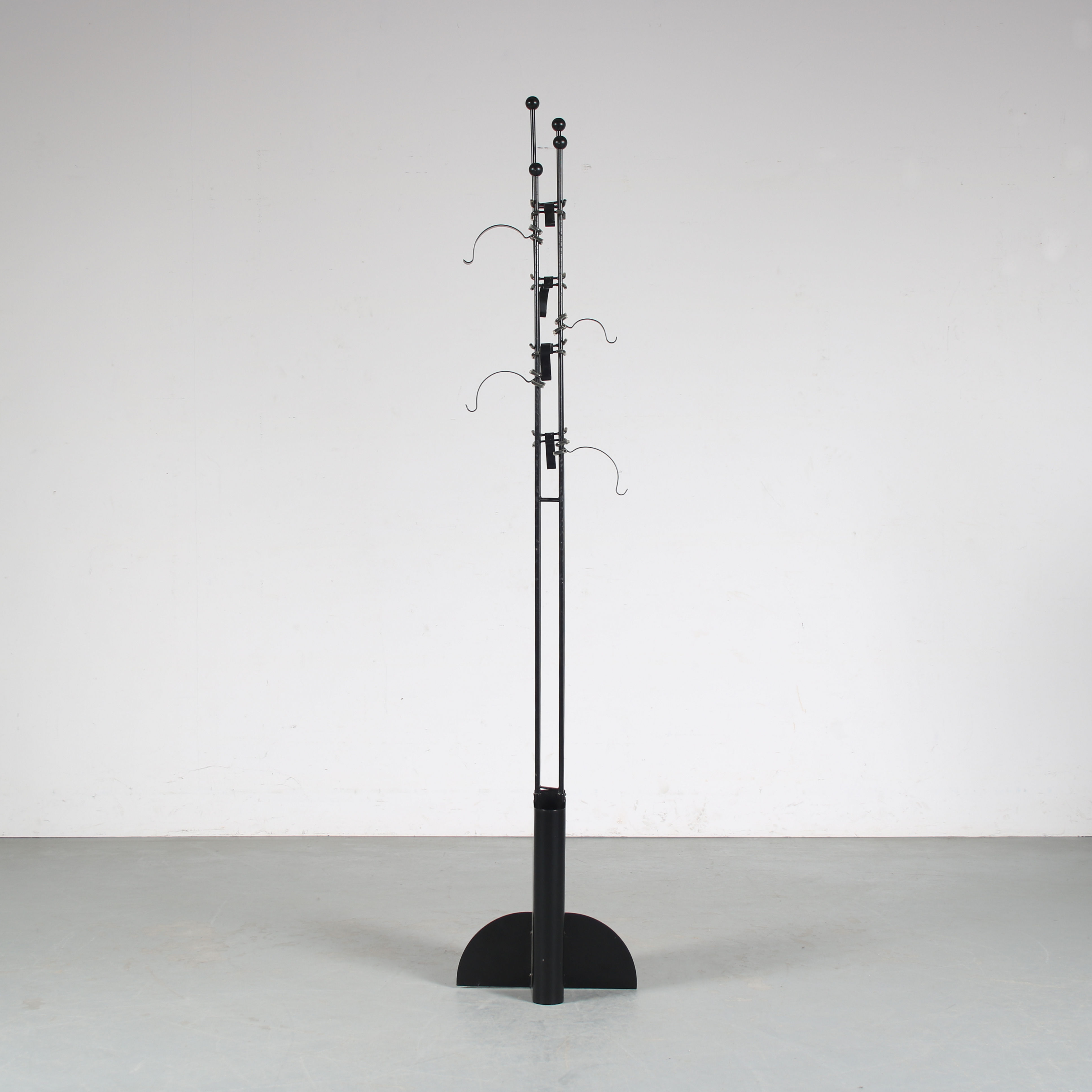 1980s Post modern coat rack from Italy