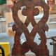 Chaise en bois sculpté