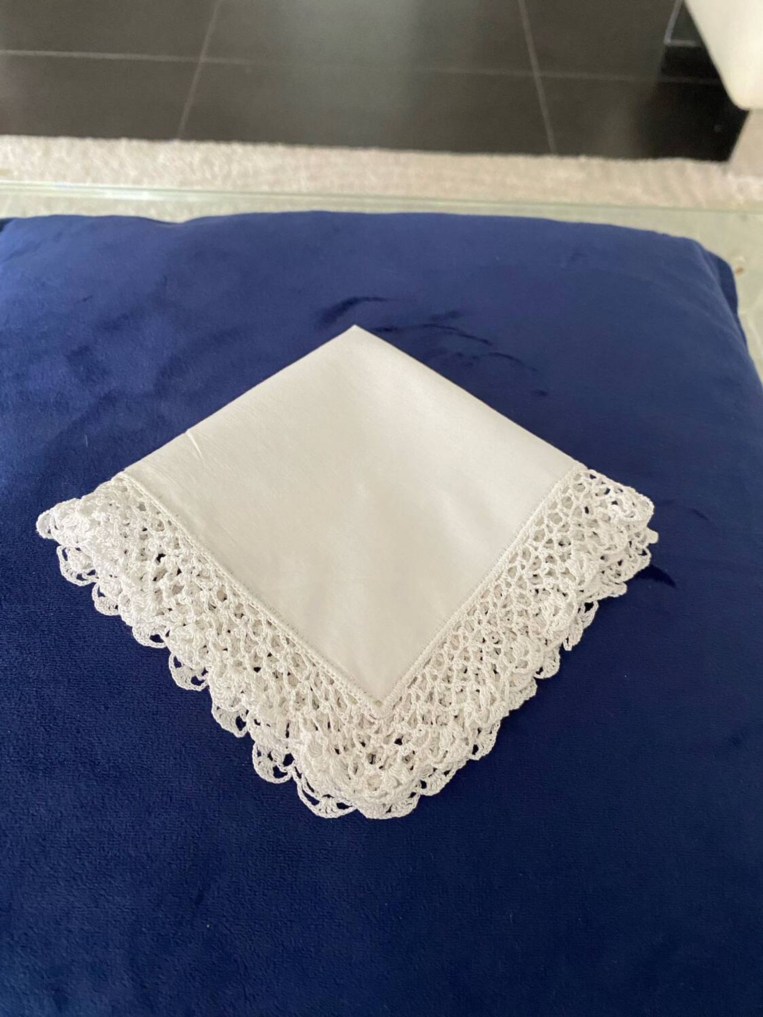 Grand mouchoir ancien en dentelle fait main
