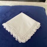 Grand mouchoir ancien en dentelle fait main