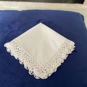 Grand mouchoir ancien en dentelle fait main