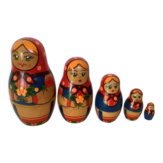 5 Russian matryoshka nesting dolls