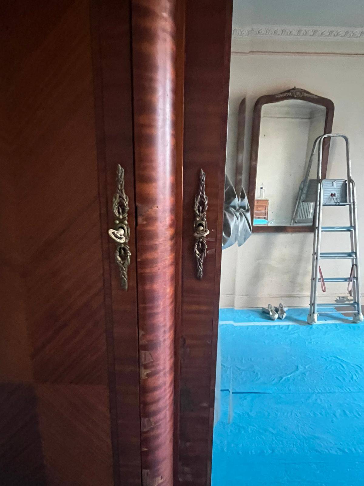 Armoire style Louis XVI