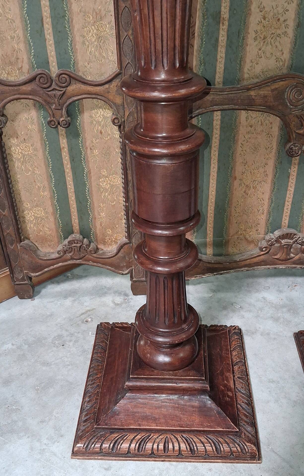 Pair of Renaissance-style stools in walnut - 19th century.