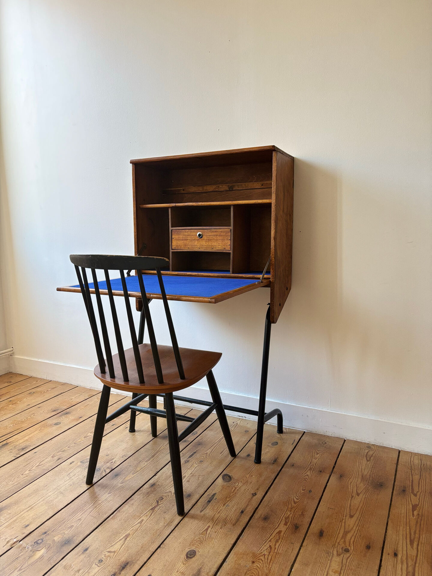 Bureau secrétaire style moderniste