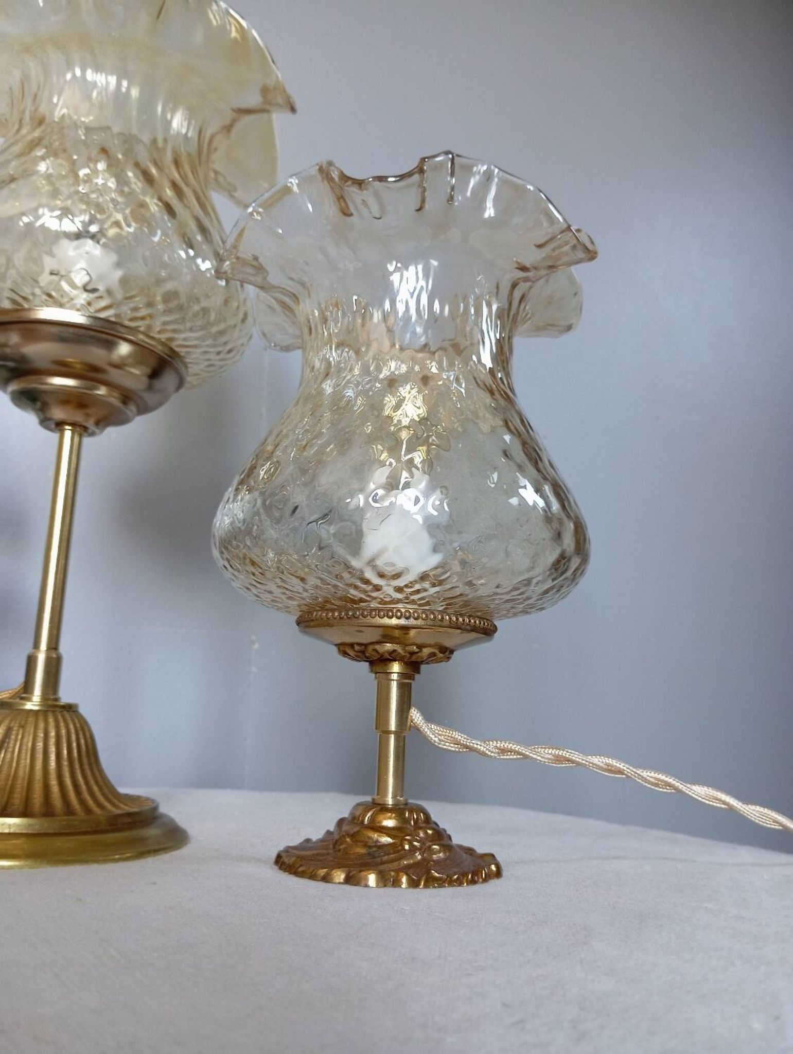 Duo desk lamps, vintage inspiration, bronze and ocher tulip glass
