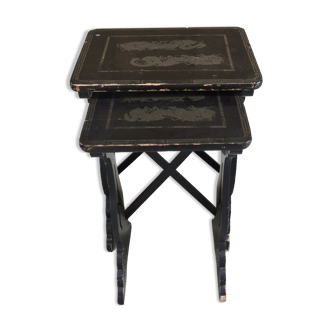 Pair of trundle tables made of black wood - tray with decoration of dragons