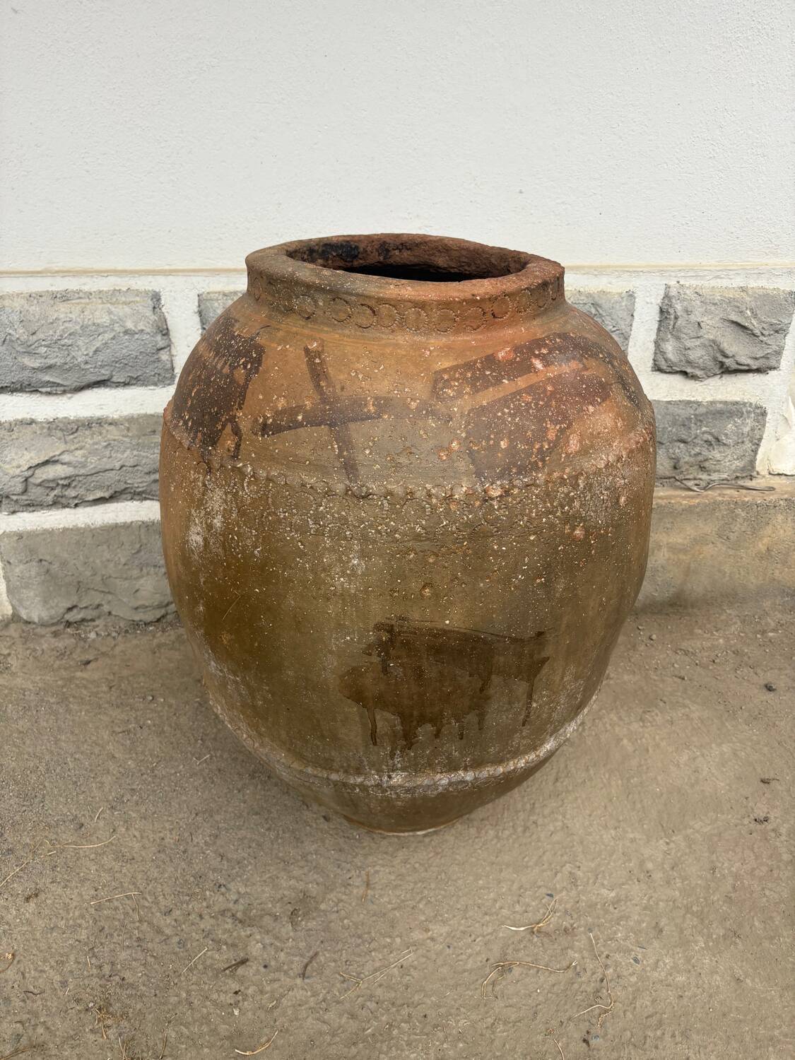 Old oil jar, Spain, Tinaja, 18th century.