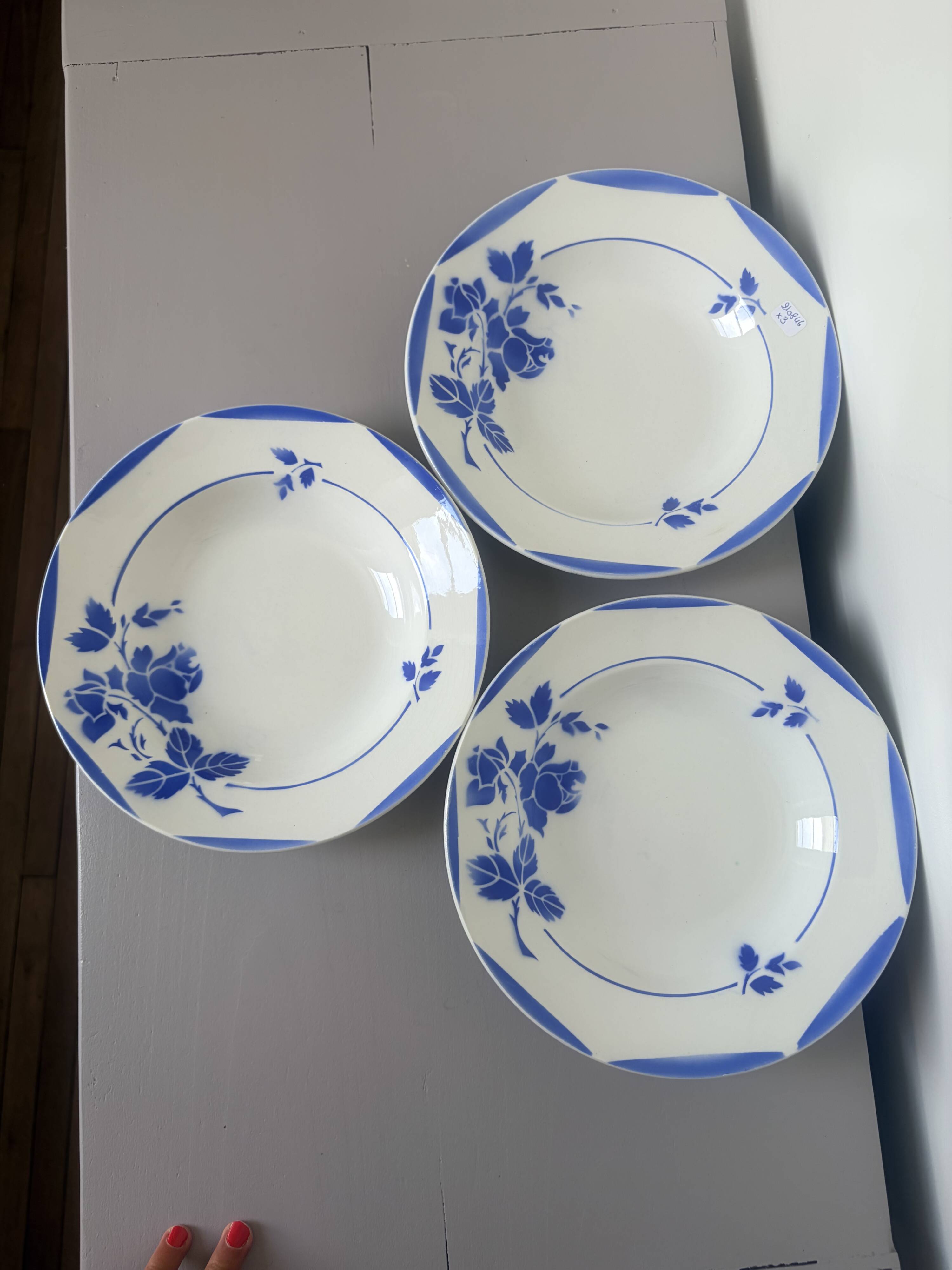 3 vintage deep plates 210846
