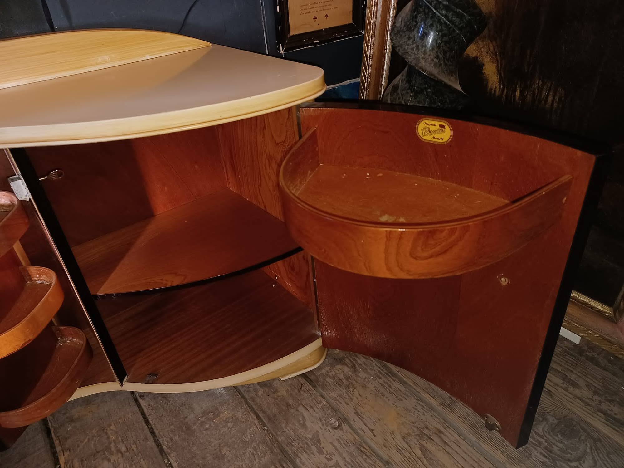 Coiffeuse allemande "Wendel"