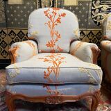 Paire de fauteuils bergères de style Louis XV