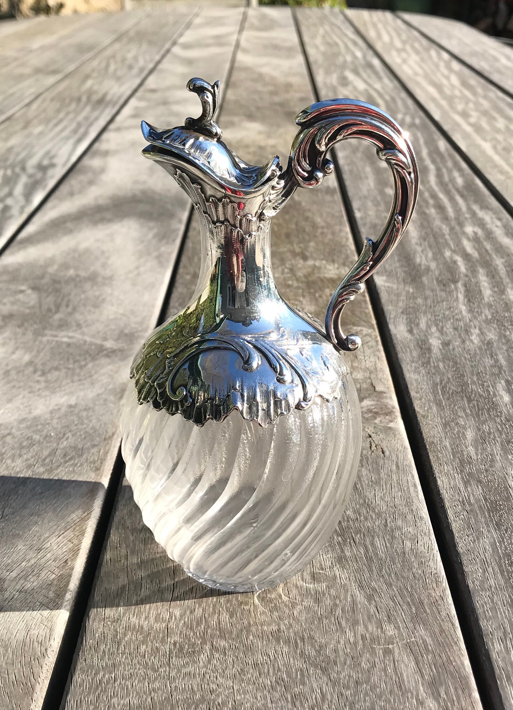 Flacon à liqueur métal argenté et verre