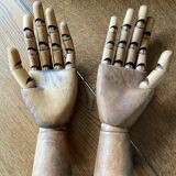 Articulated wooden hands