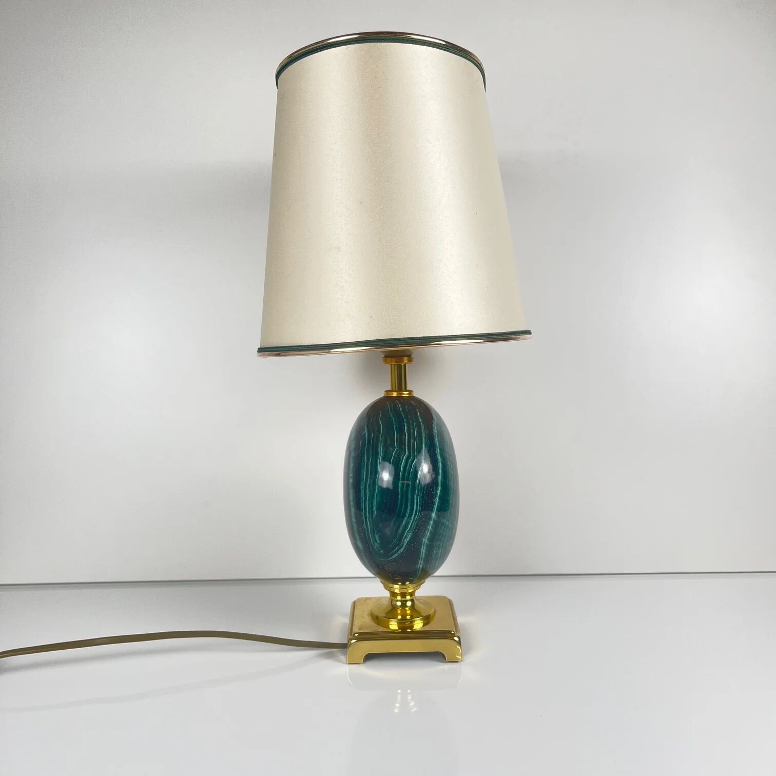 Table lamp Maison Le Dauphin in brass and green malachite imitation, 1980.