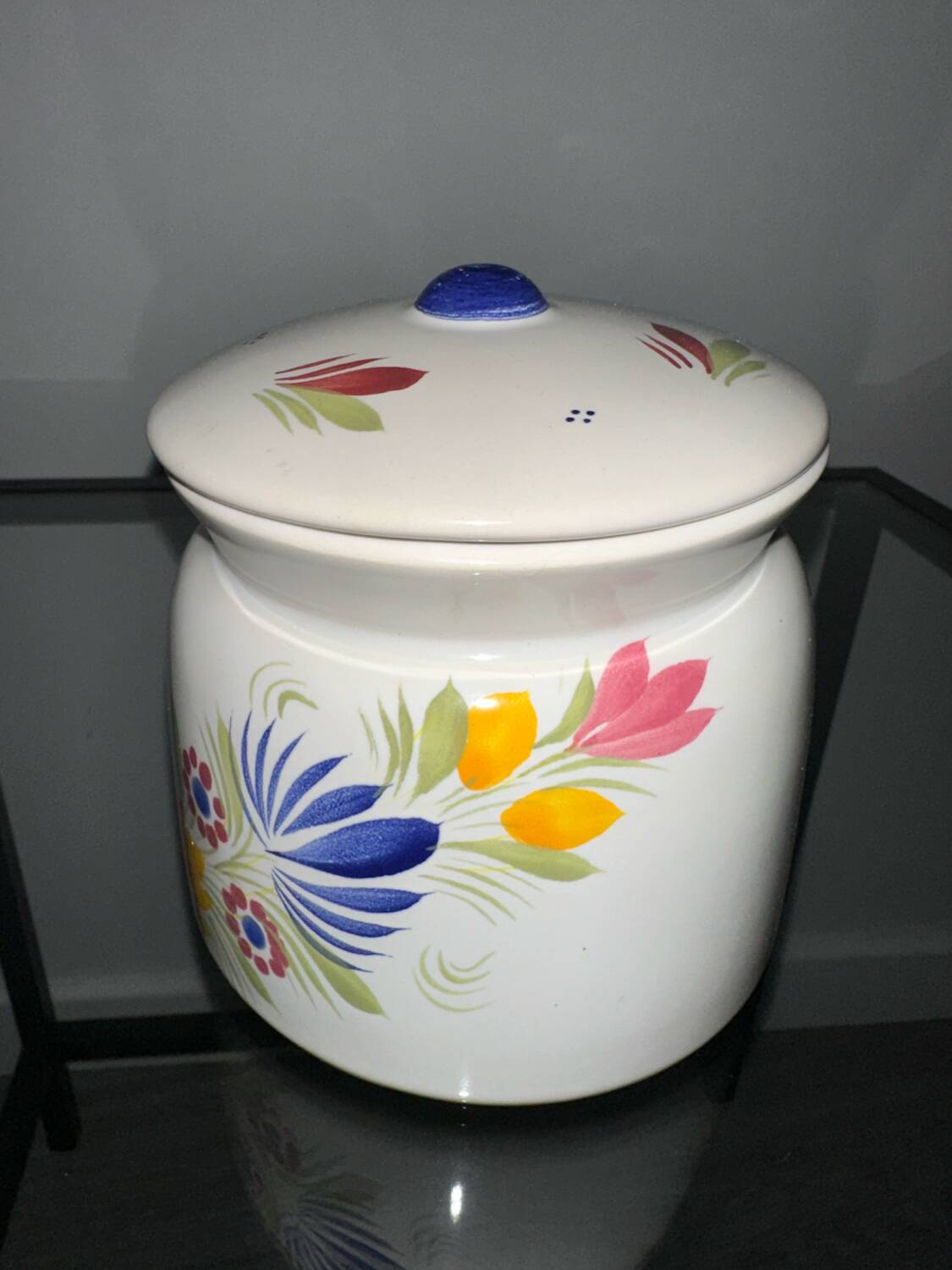 Ceramic flower pot