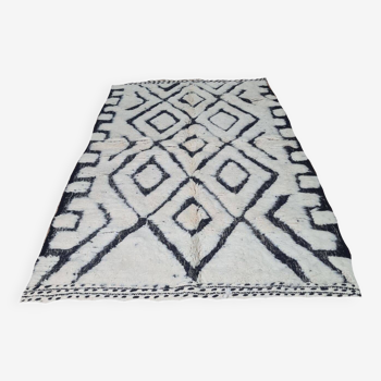 Handmade wool Berber rug 250 x 150 cm