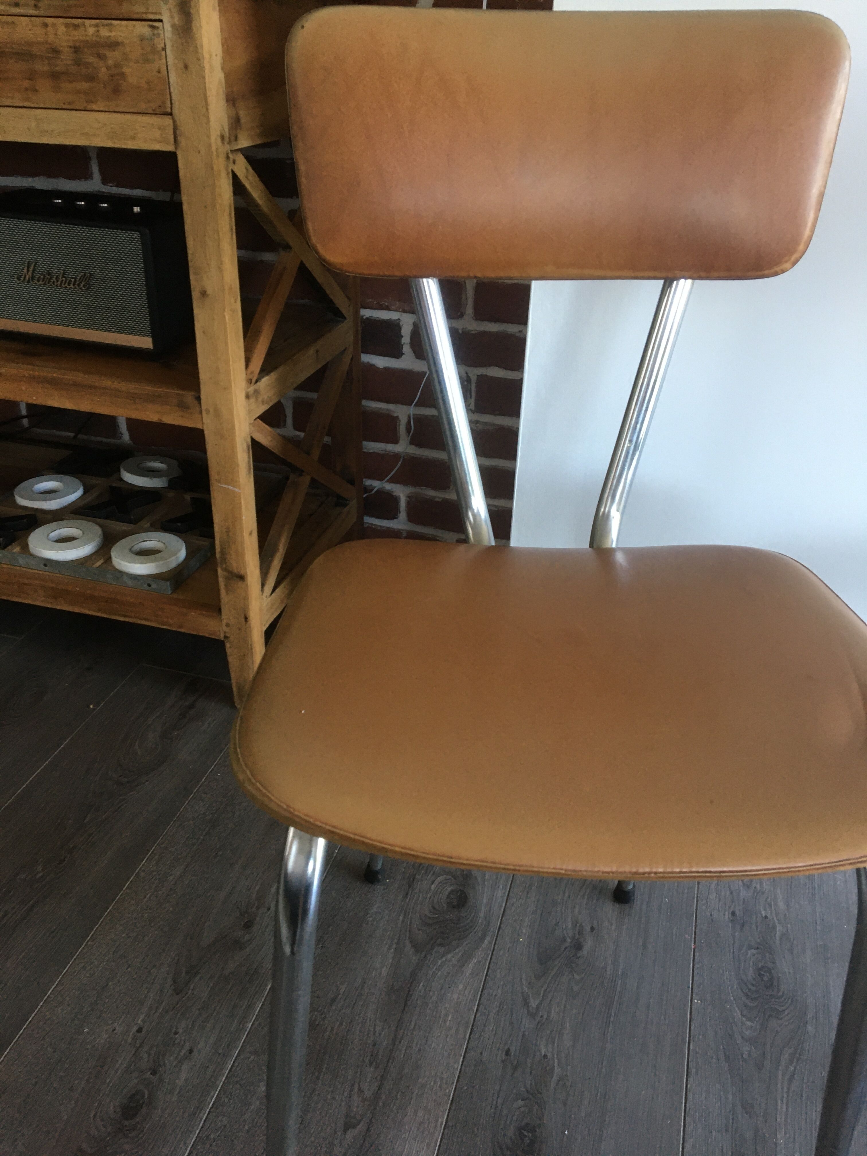 2 chairs in faux leather