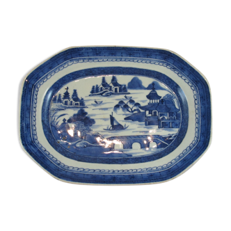 Large white-white Chinese dish from China 18th century