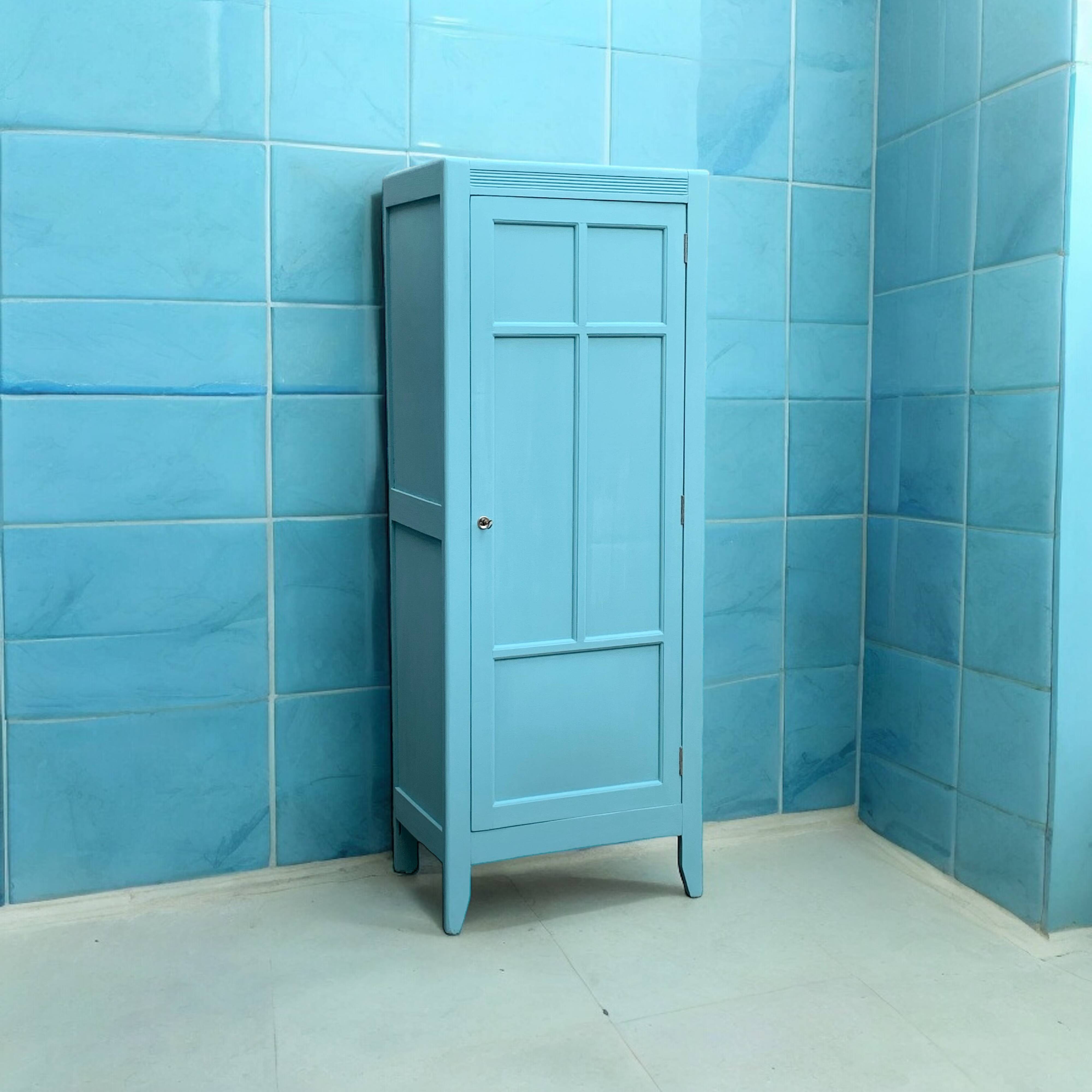Armoire bonnetière parisienne turquoise 1940