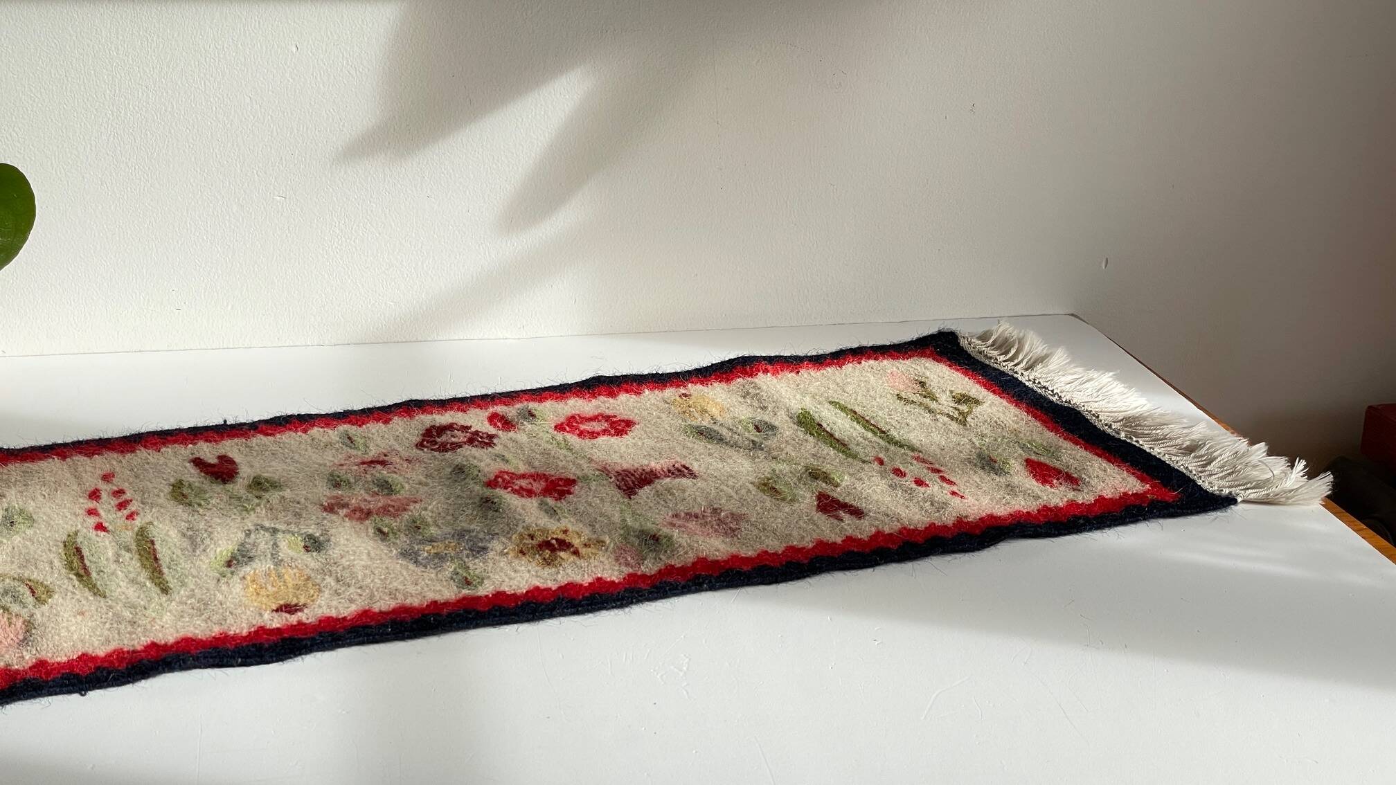 Tapis Rollakan décor de tulipes vintage