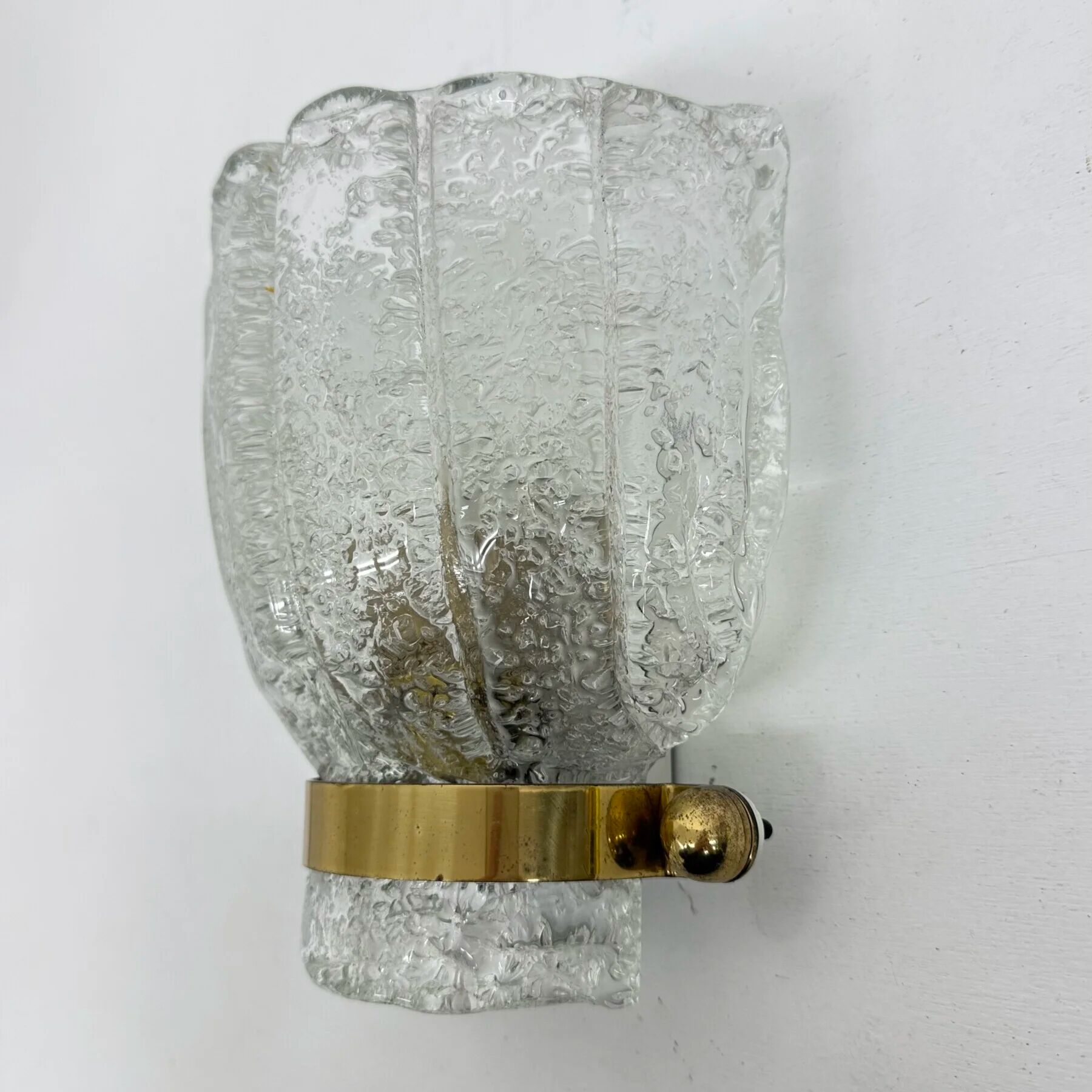 Vintage Hillebrand wall lamp ice glass with brass, 1970s Germany