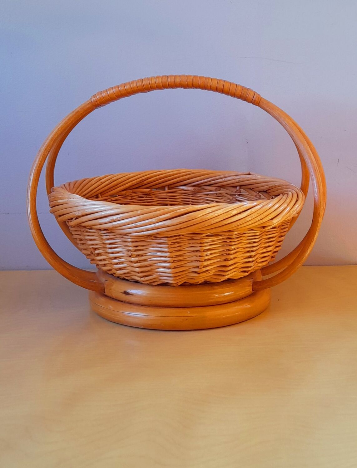 Rattan cut fruit basket 60s
