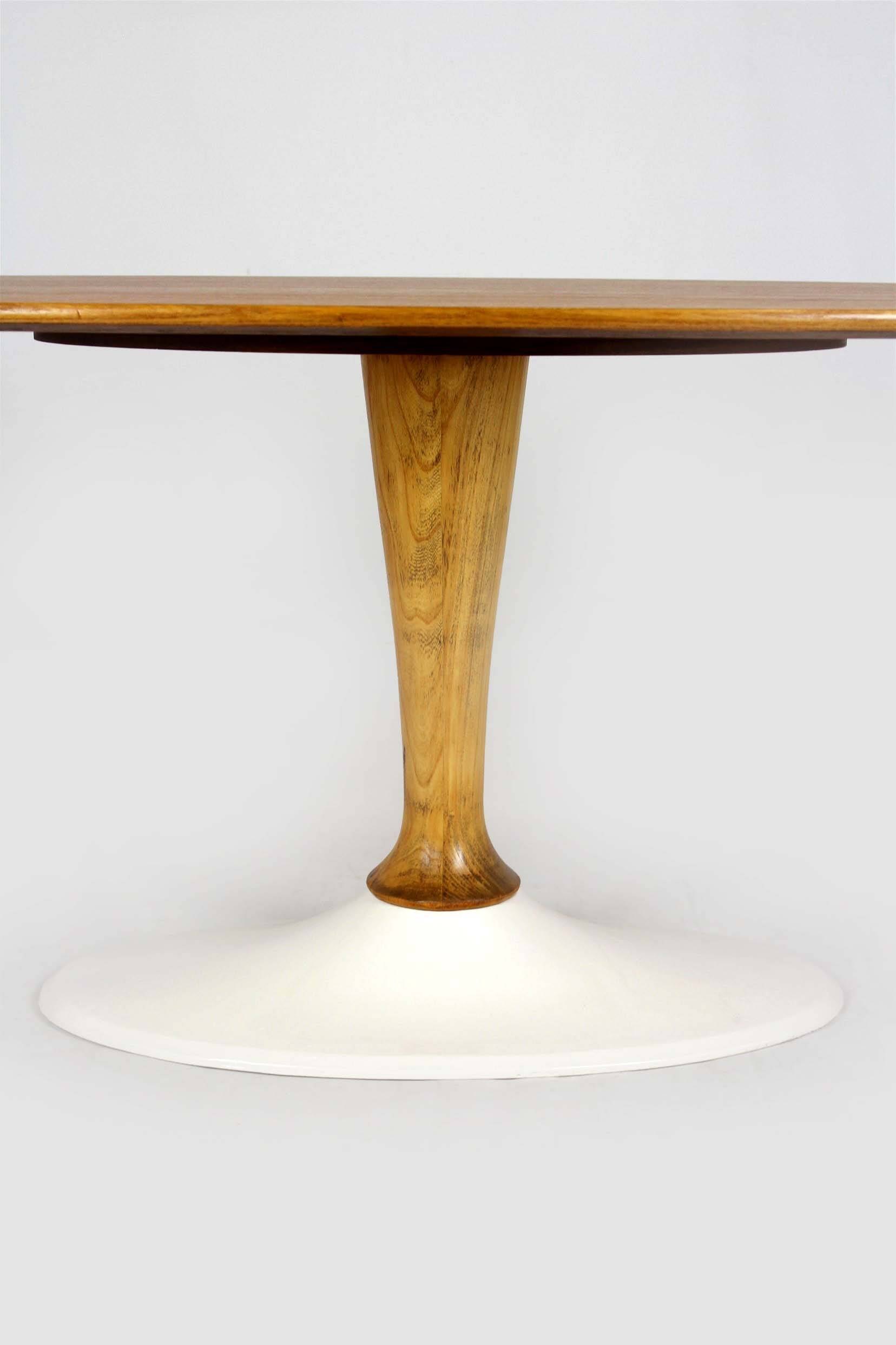 Tulip coffee table in walnut, mid-century modern style, restored by Dřevotvar, 1960s.