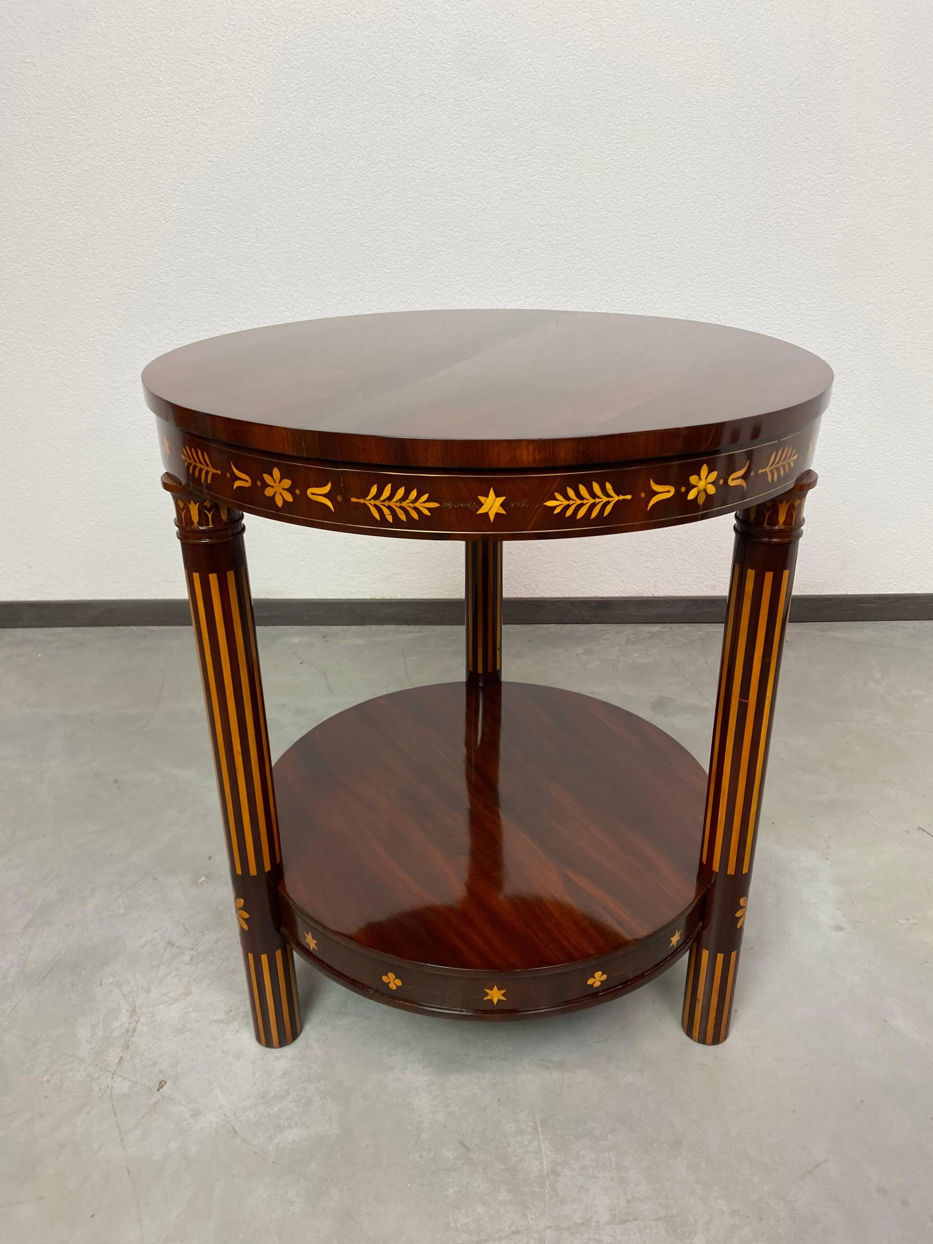 Table d'appoint Empire incrustée vers 1800
