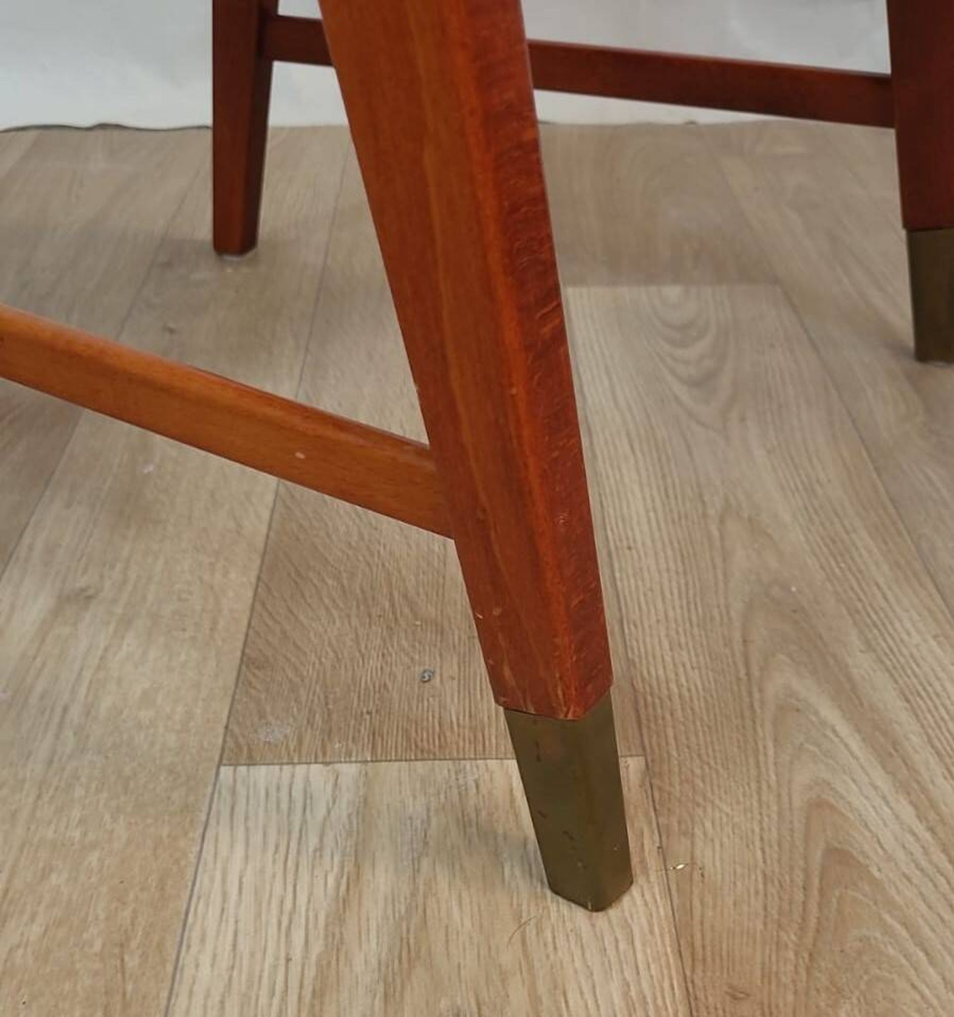 Lot de 4 chaises de salle à manger en teck – Fin XXe siècle