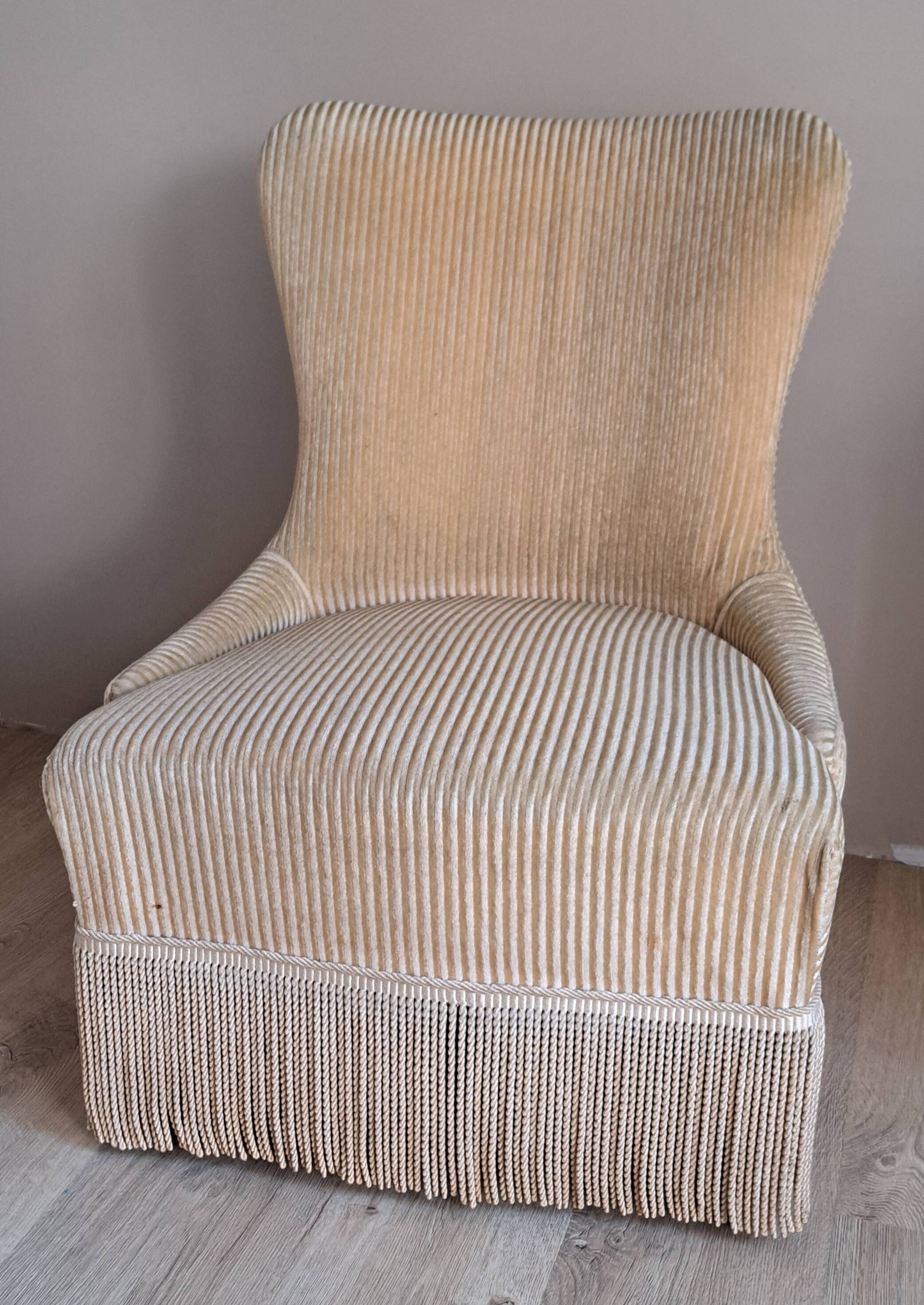 Velvet toad armchair