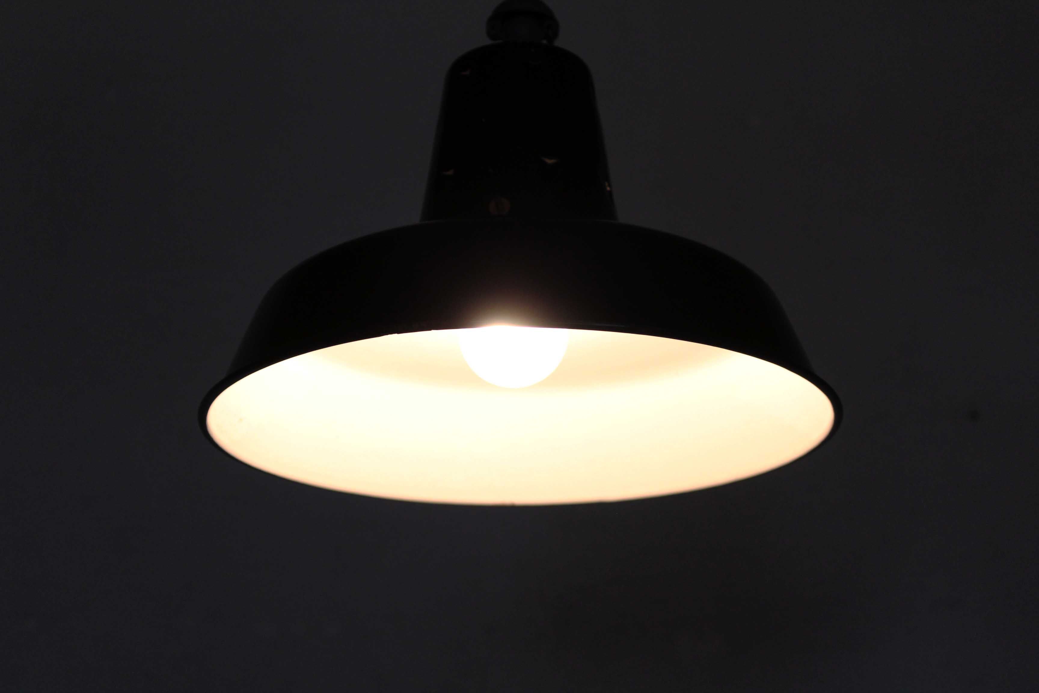Black enamelled metal suspension, industrial lamp