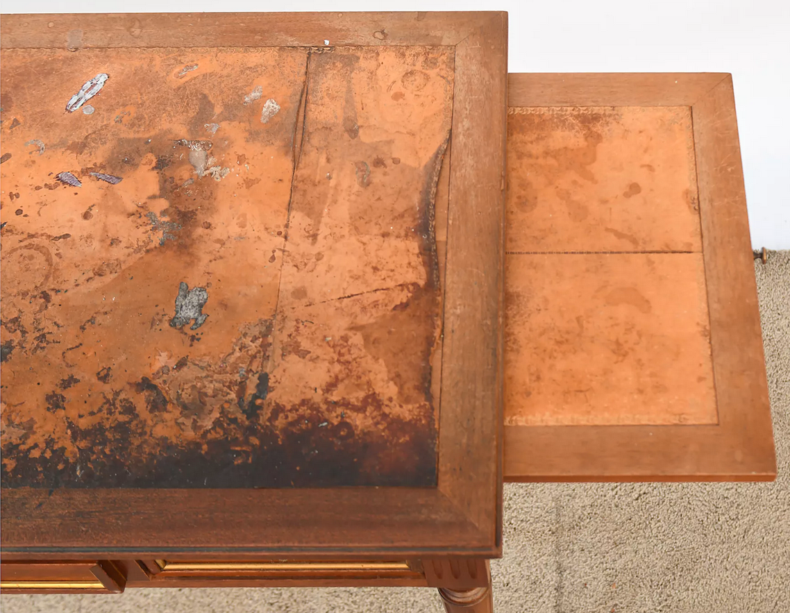 Bureau plat de style Louis XVI