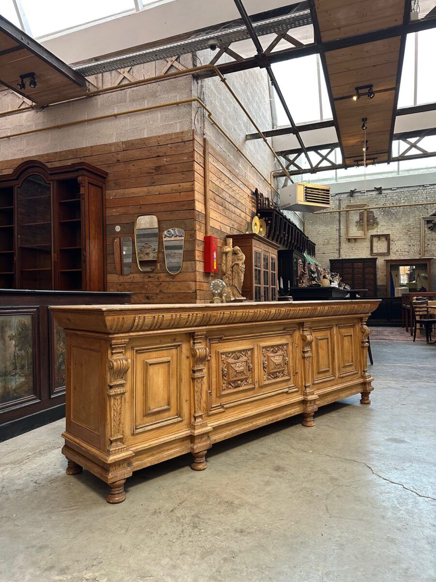 Old fir counter