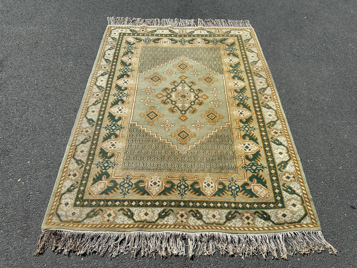 Tapis tunisien fait main