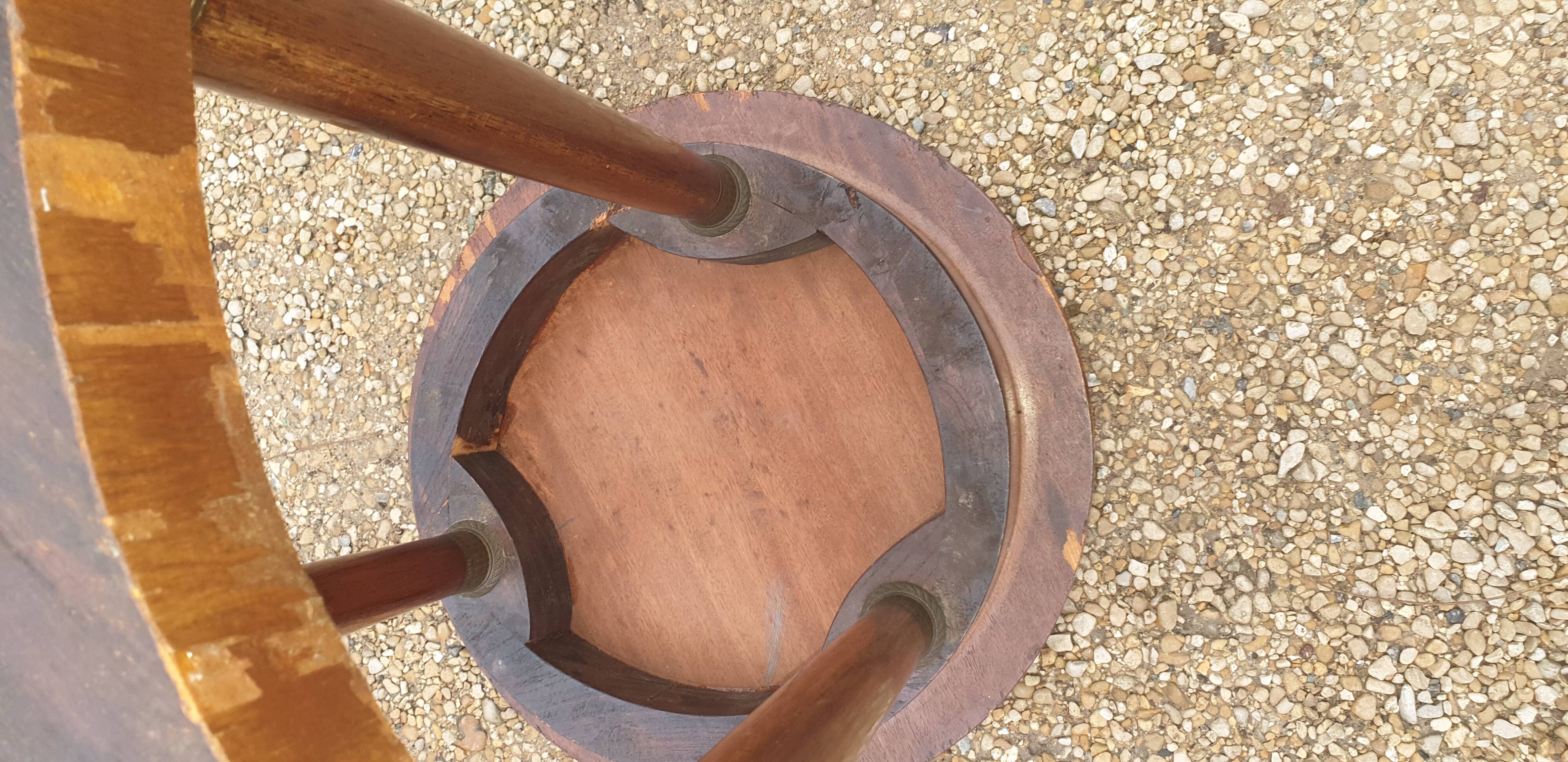 Empire pedestal table