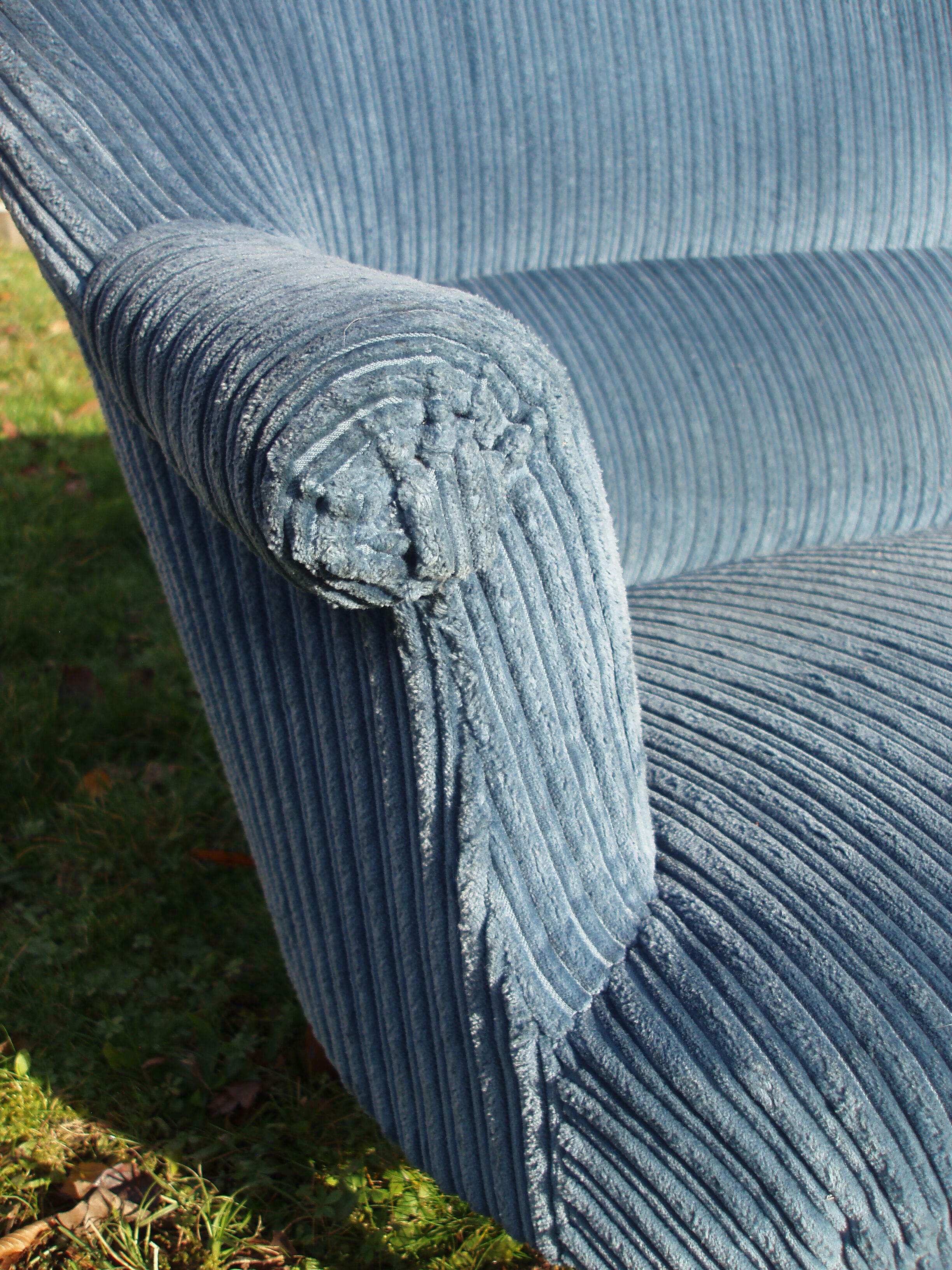 Vintage blue sofa 2 seats in velvet